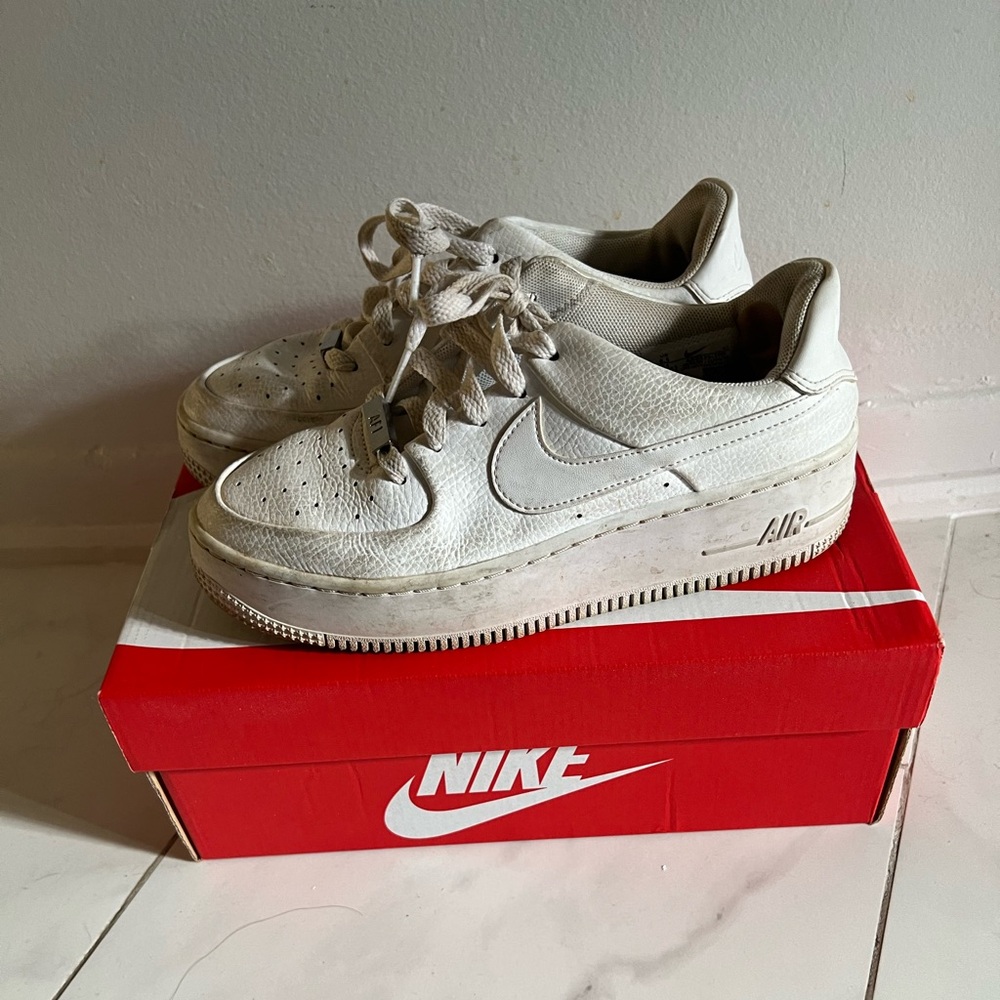 Nike Air Force 1 Sage Low Triple White Platform Sneakers AR5339-100 Womens 6.5US